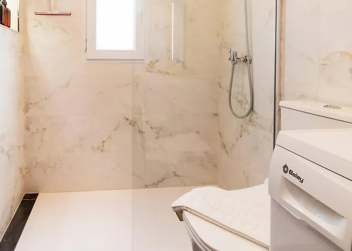 Pink Sunset Apartment *